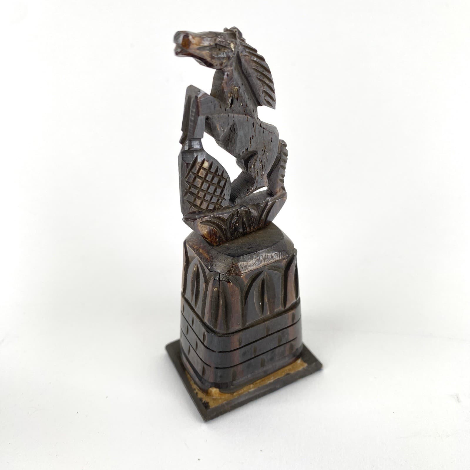 Vintage Rare Hand Carved Egyptian Camel Bone 32-Piece Complete Chess Set 2