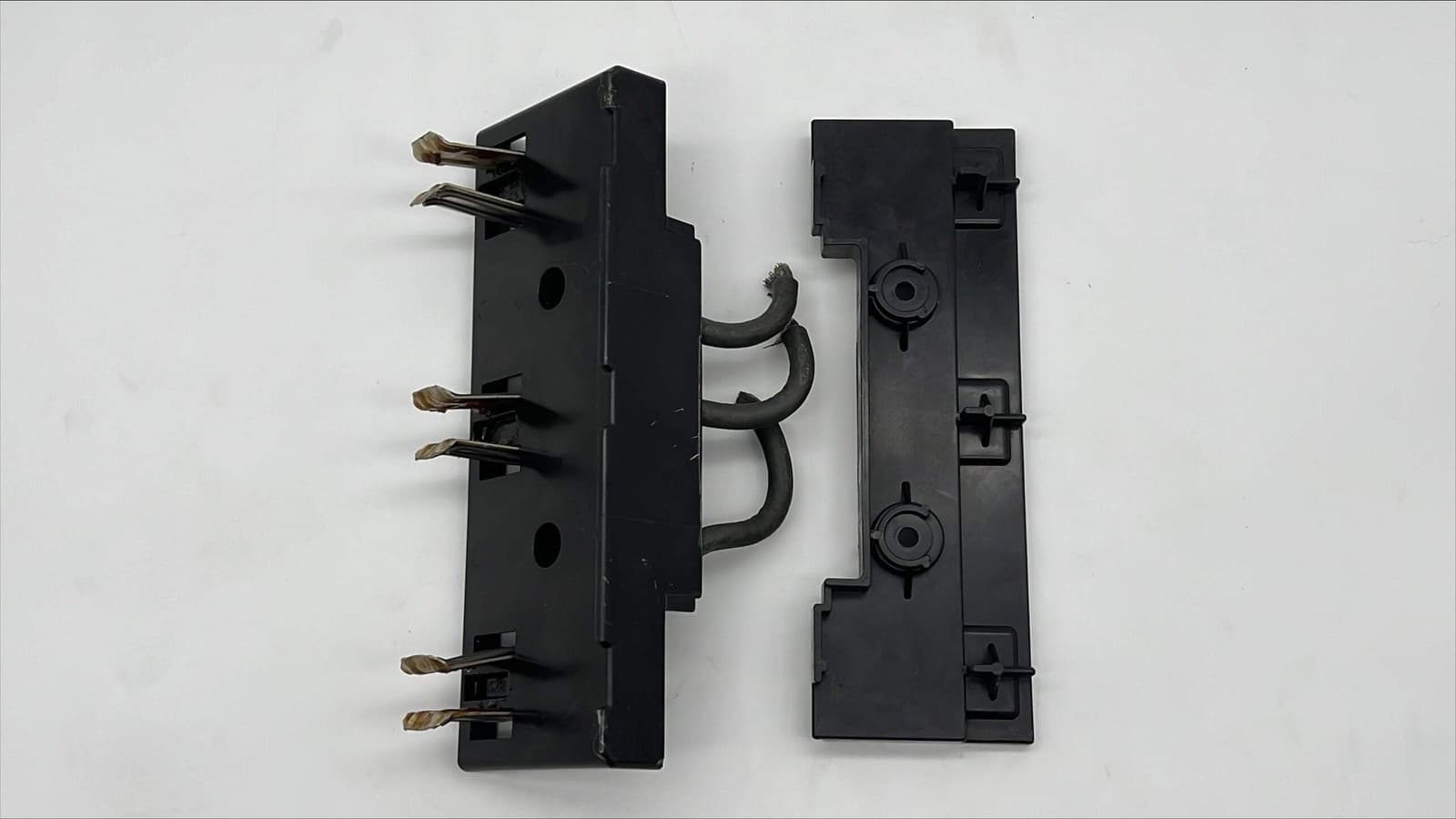 Allen-Bradley Stab Assembly for MCC Bucket, 3-Wire 4 AWG (Used) 5