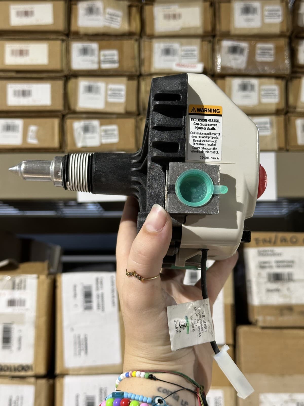 100112339 | 9007891005 | WV8840B5077 | A.O. Smith Gas Valve, LP, 2" CAV HW/R 4