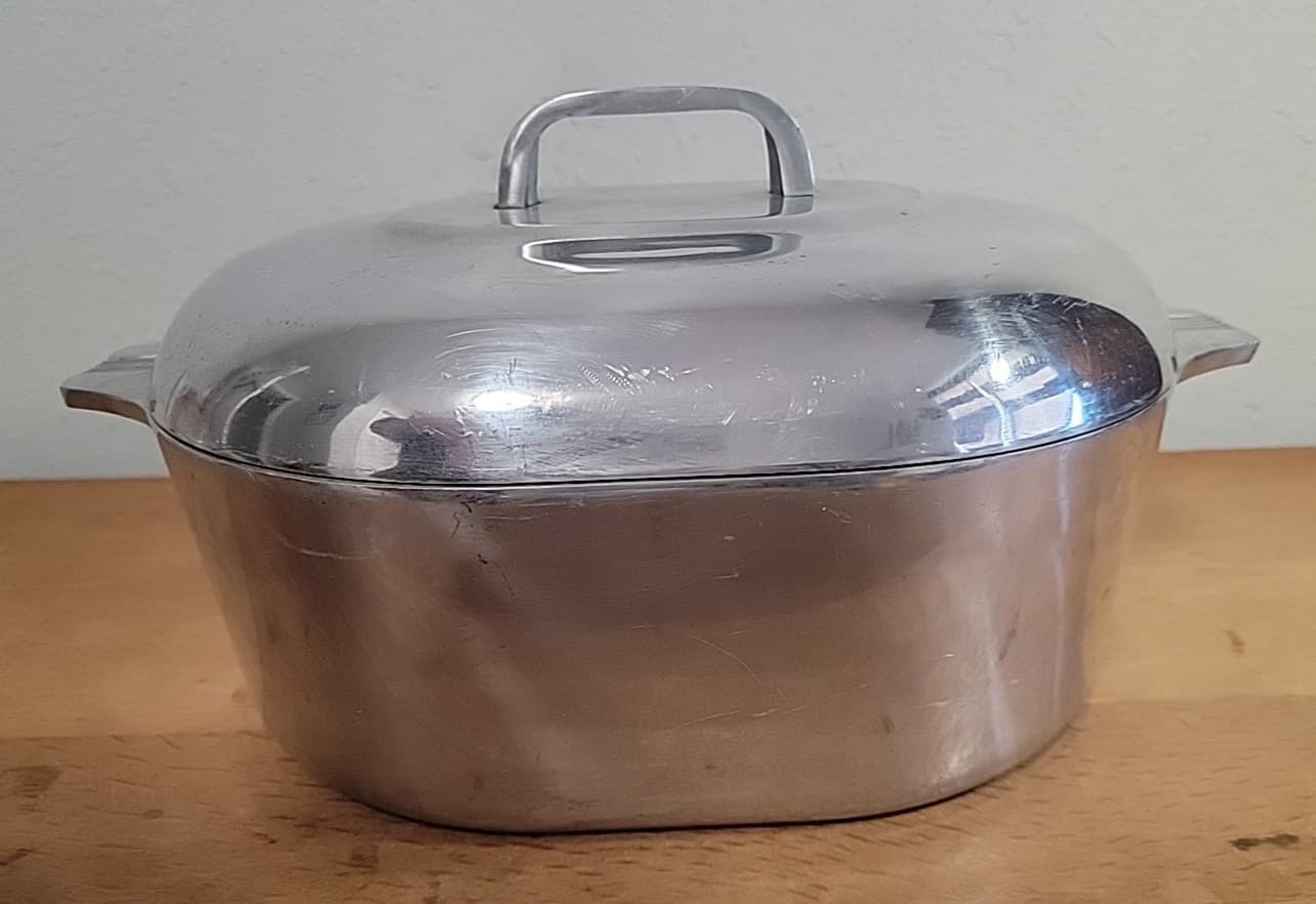 VTG Magnalite  4265  8 Qt Roaster Dutch Oven Trivet & Lid 2