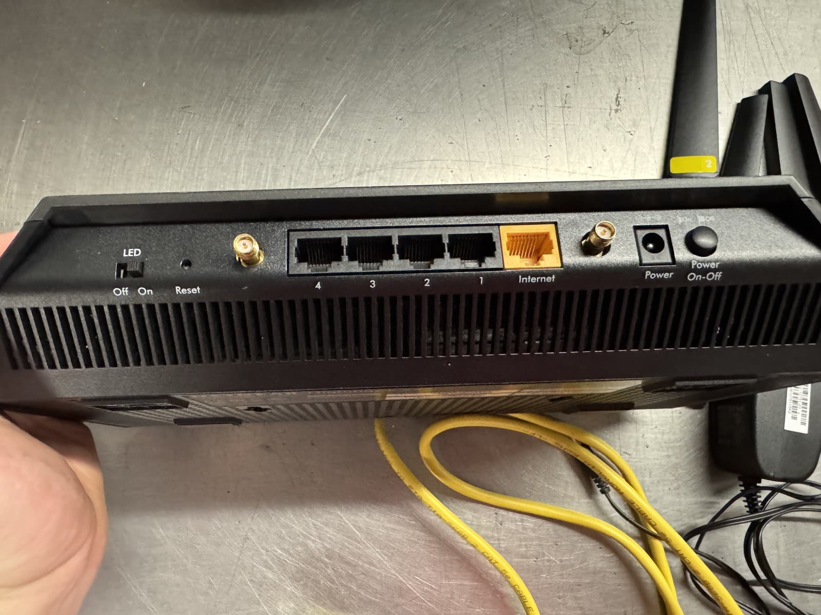 Netgear Nighthawk X4 AC2350 Smart Wi-Fi Router 2