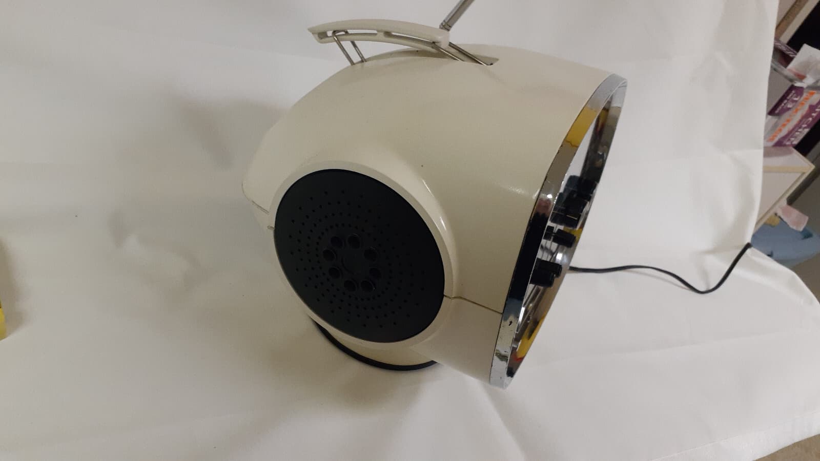 Wynford hall TCM-5500 HELMET SHAPE RADIO 8TRACKS PLAYER 3