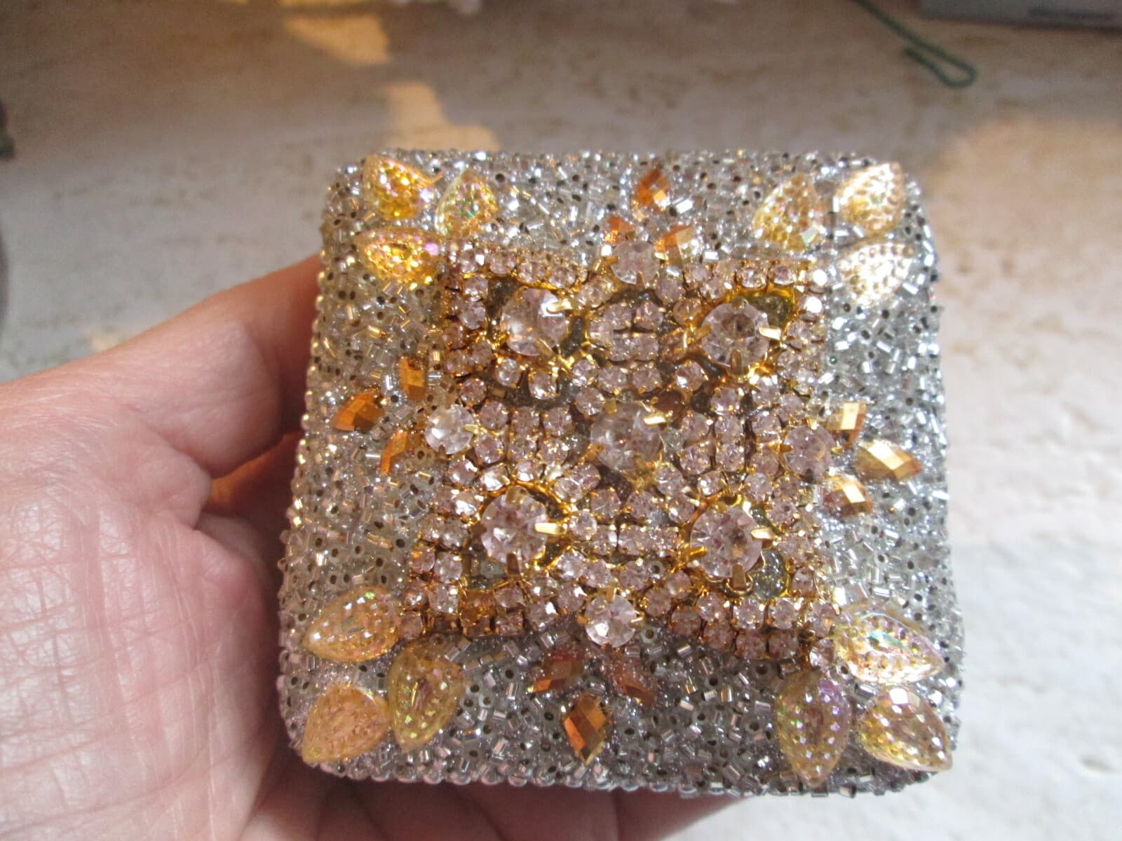 TRINKET BOX JEWEL LUXURY METAL SQUARE SILVER BEADED RHINESTONE CRYSTAL FANCY￼ 2