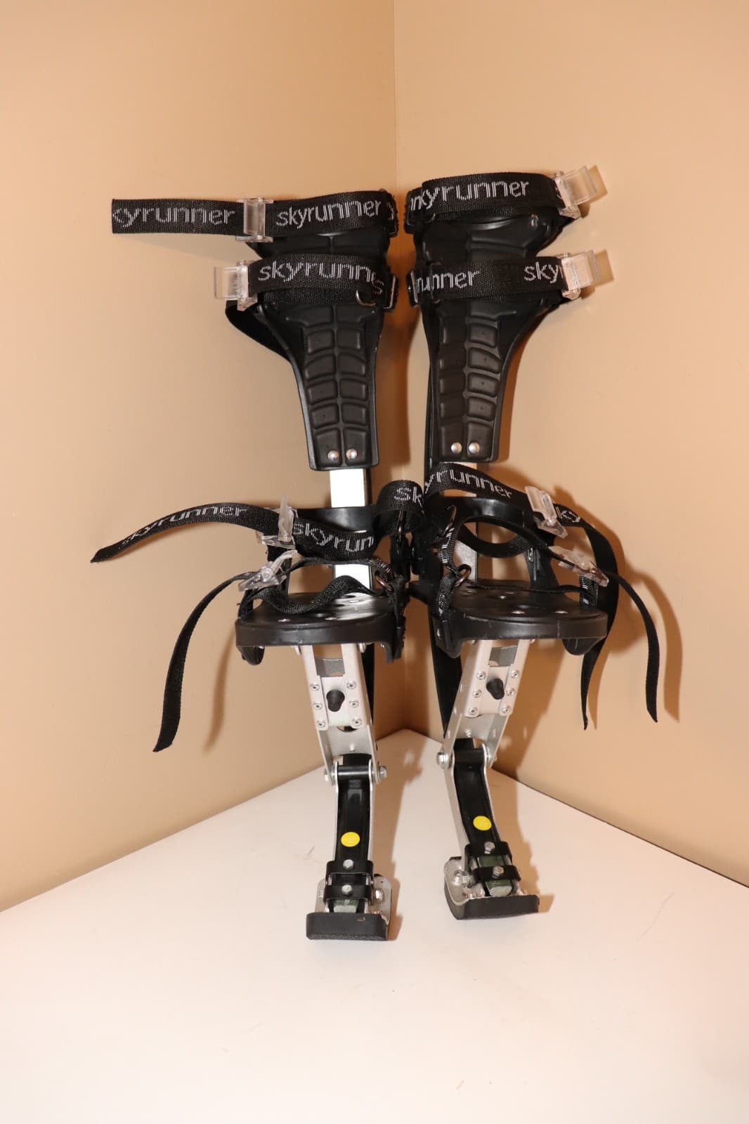 Black SkyRunner Kangaroo Shoes Jump Stilts Spring Pogo 50 KG Youth 88-110lbs 4