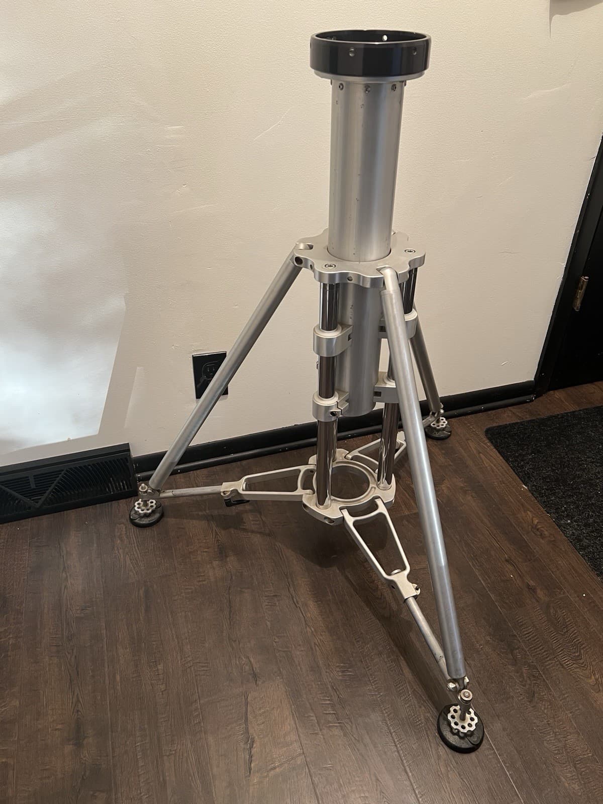 Pinnacle Support System Telescope Pier