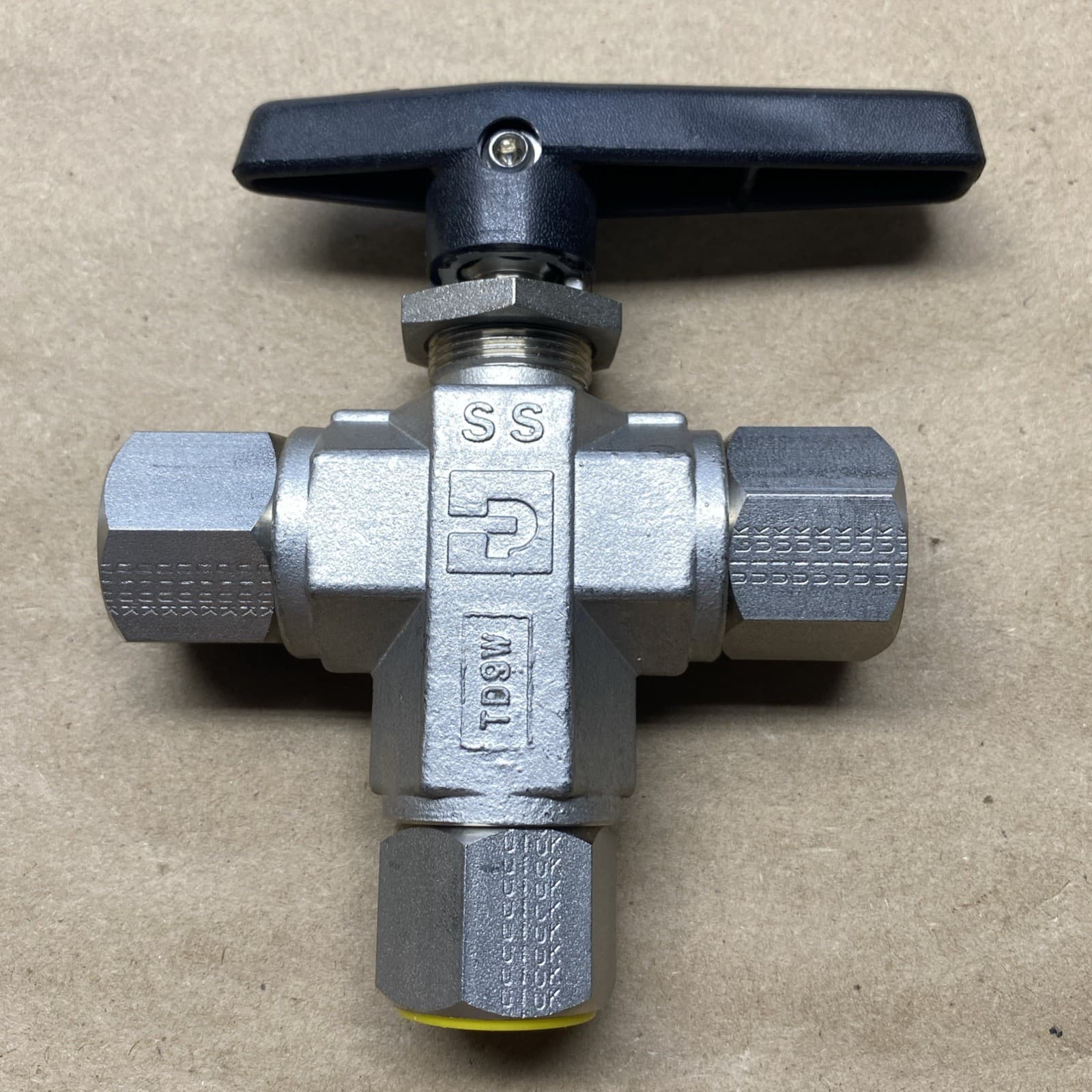 PARKER - 6F-B8XJ2-SSP -  Three Way Ball Valve 4