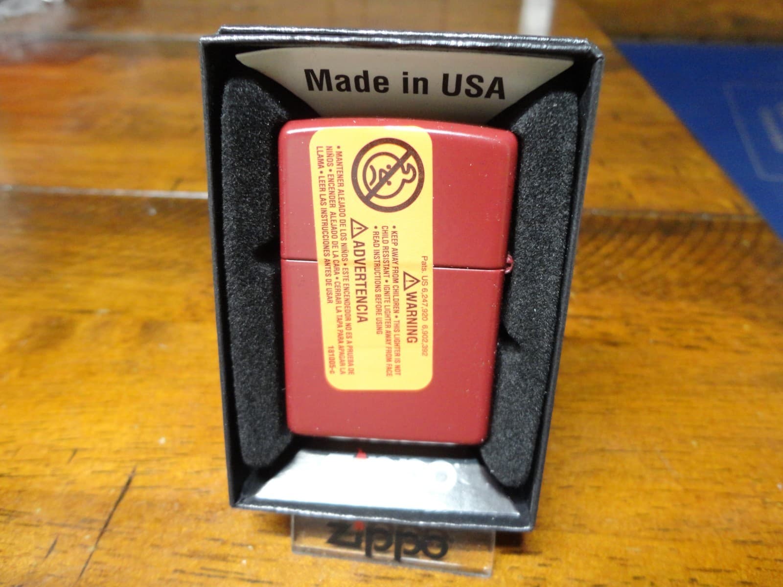 PINUP GIRL ZIPPO ALWAYS A GOOD BET CASINO ZIPPO LIGHTER MINT IN BOX 2