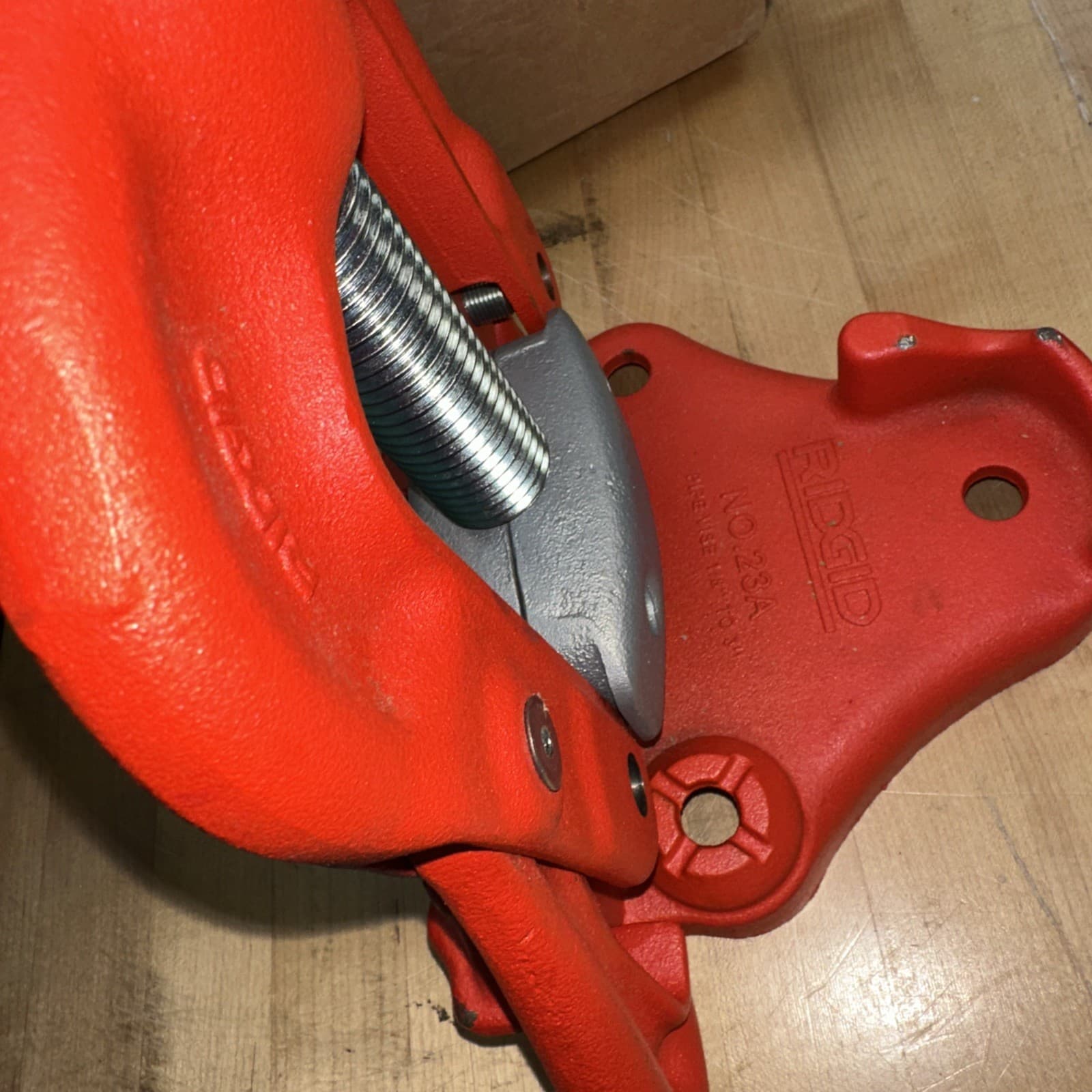 RIDGID No. 23 Bench Yoke Pipe Vise 1/8"-3"  Pipe Bench Mount Vise USA 6