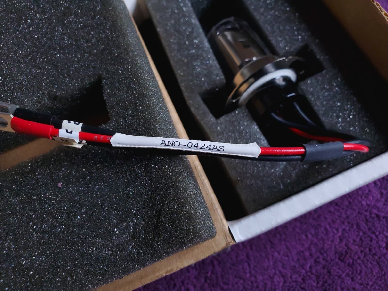 Hitachi AN0-0424AS Replacement Bulb Deuterium Lamp NEW  3