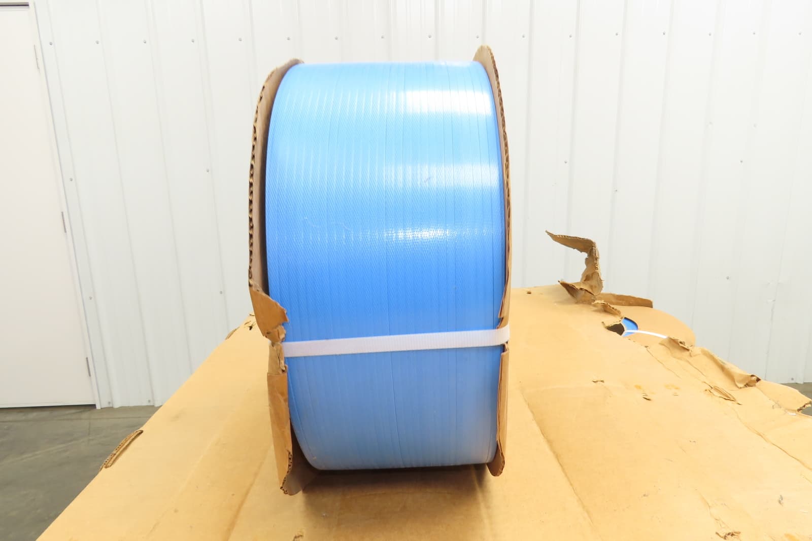 Dynaric PB2160-8BL Poly Strapping Blue Plastic Banding 7/32" W 6.5" x 8" Core 5