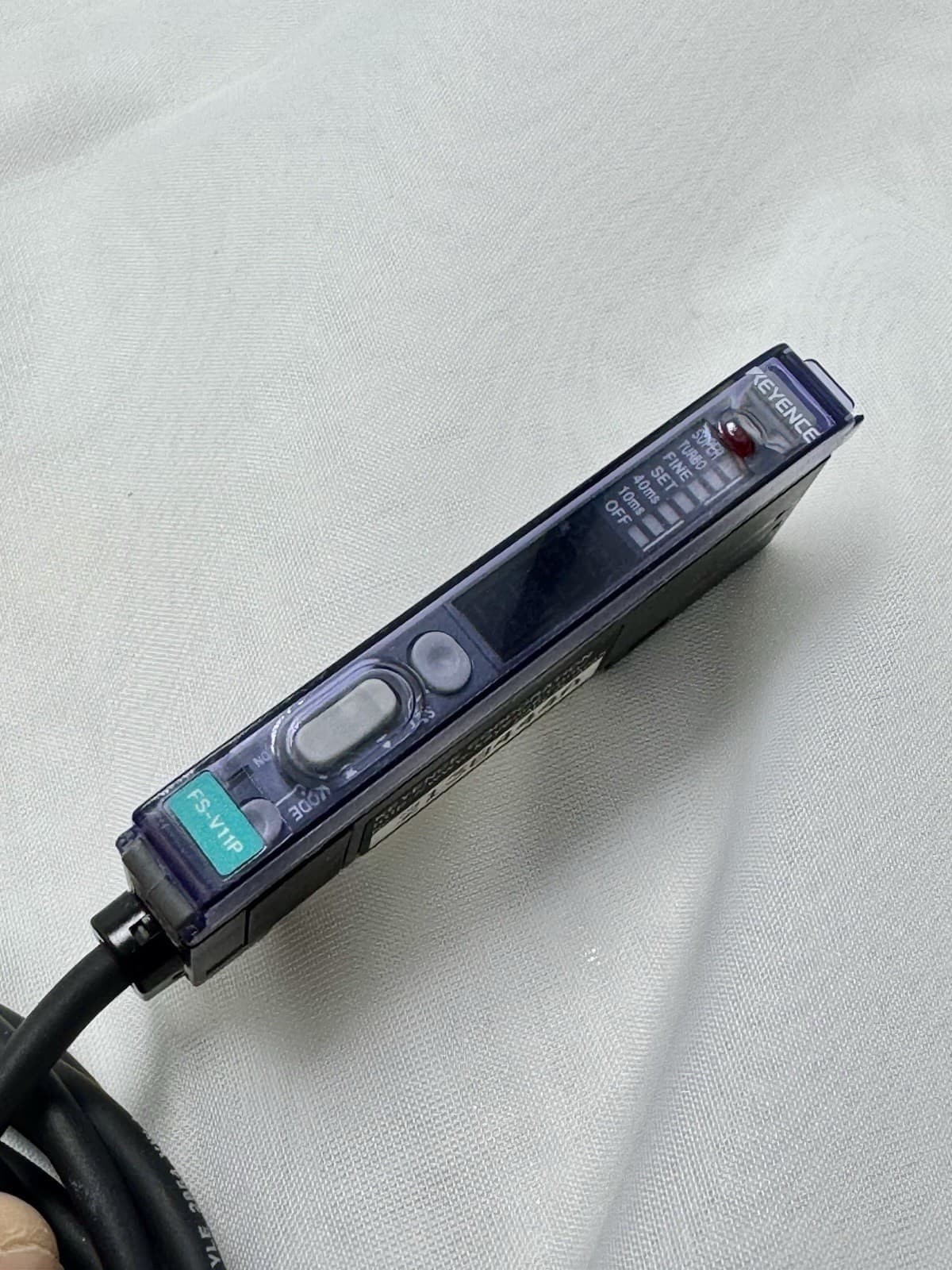 Keyence FS-V11P Fiber Optic Sensor 2