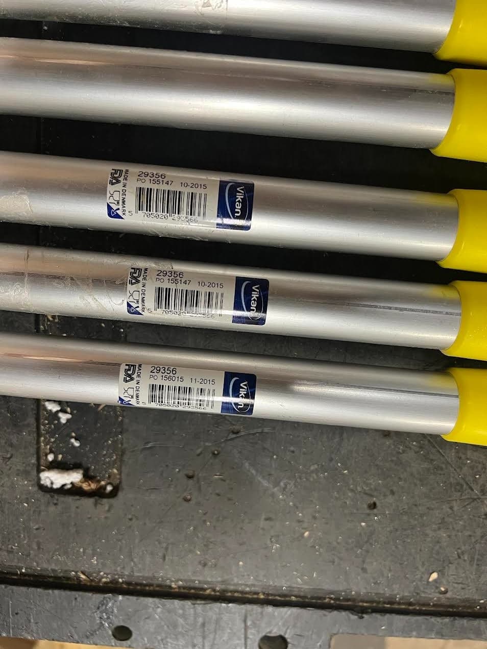 Lot of 8 Vikan 29356 Aluminum Handle Ø1.2" 51.6" Yellow New no box 4