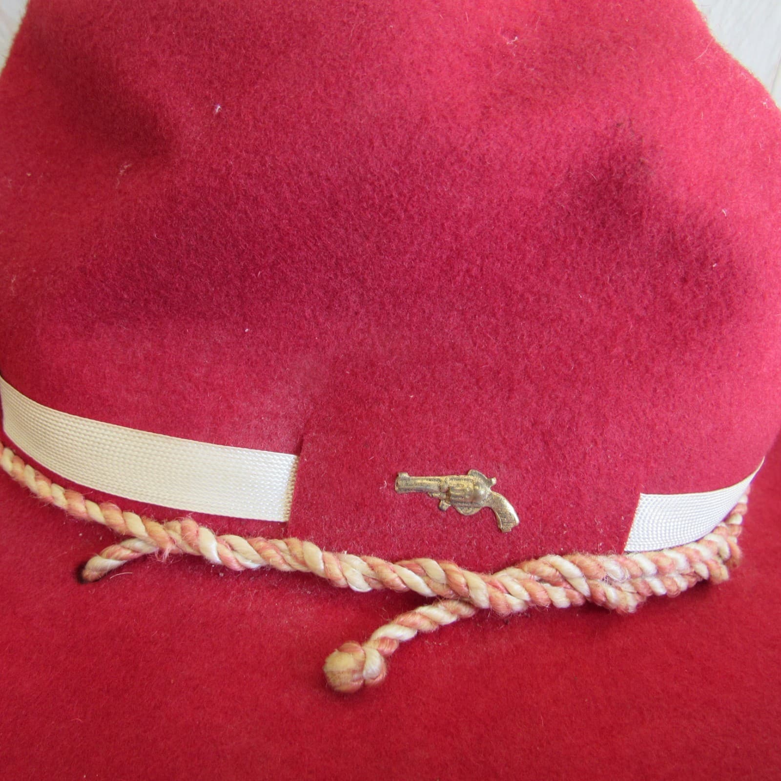 Vtg Child Cowboy Hat Red Wool 1950s Has Metal Guns Around Base of Hat 4