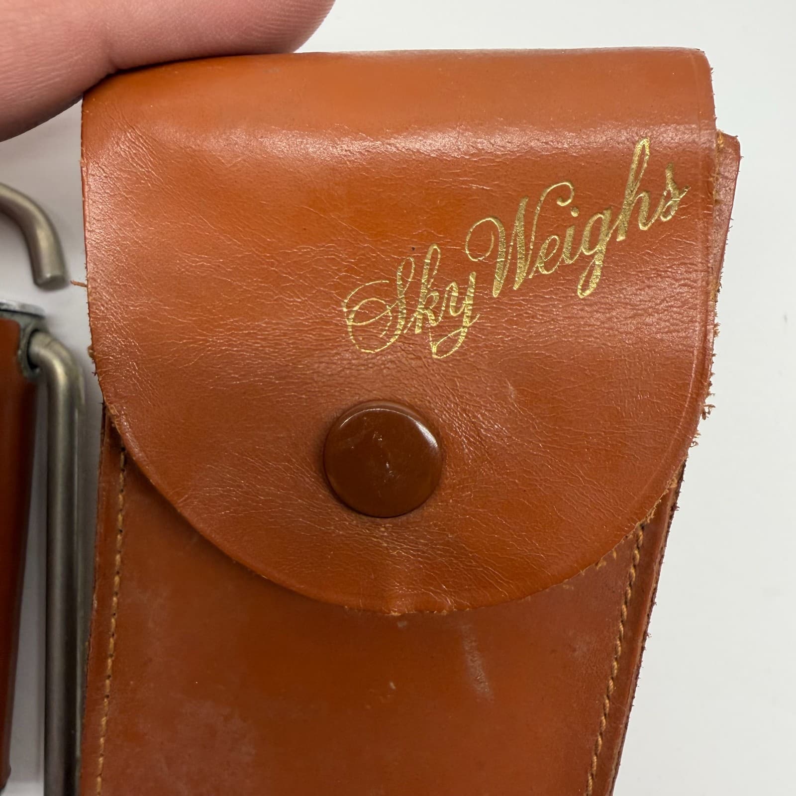 Vintage Sky Weighs Pocket Travel Luggage Scales in Leather Case England Used 2