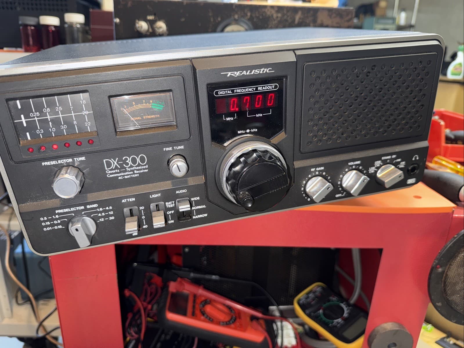 Realistic DX-300 Receiver Works Probably Needs Some Deoxit Picked Up CW & SSB
