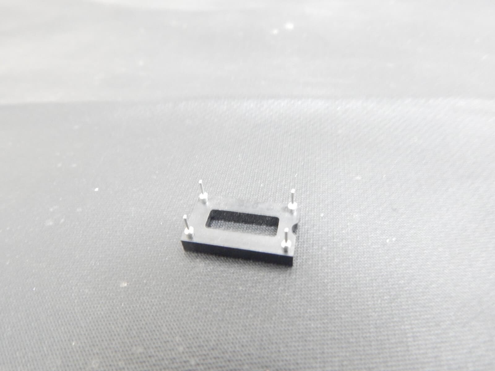 MCKENZIE 4 PIN MACHINED DIP SOCKET FOR FULL CAN CRYSTAL OSCILATOR - FAST SHIP 2