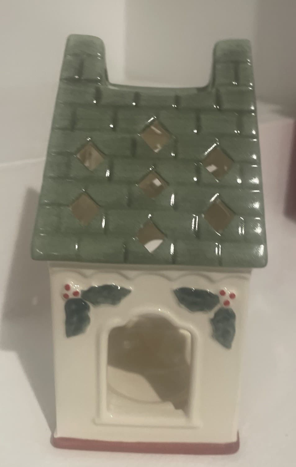 Lenox American by Design- Winter Greetings Holly House Votive - New 3