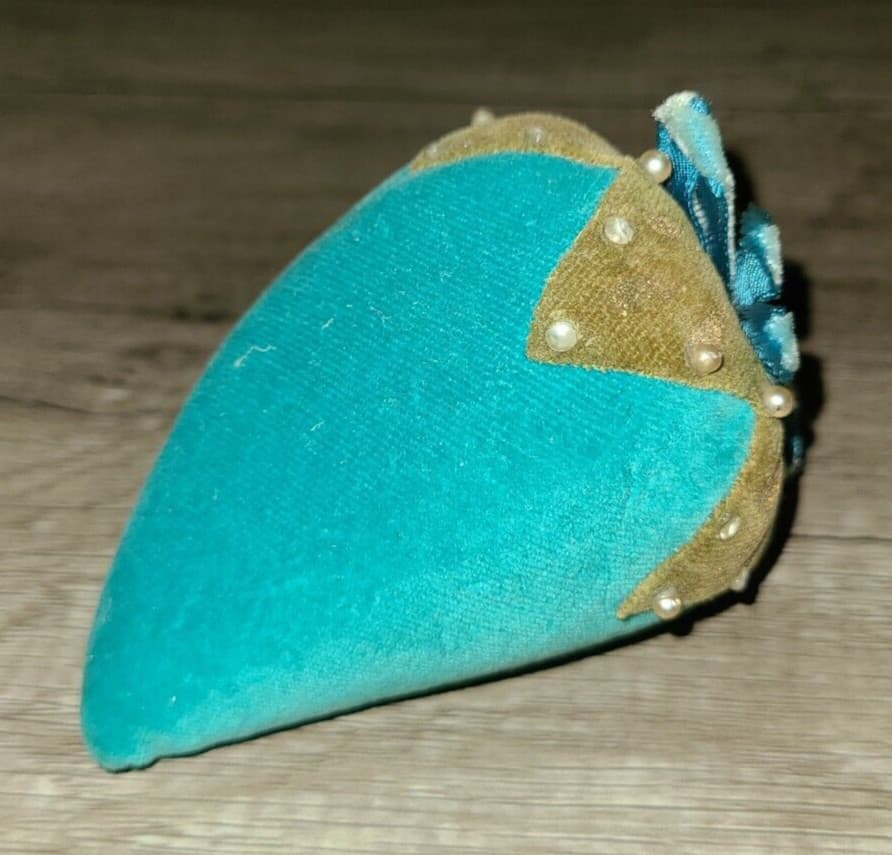 Vtg aqua / teal color large 3.5" velvet strawberry pincushion, seed pearls & bow