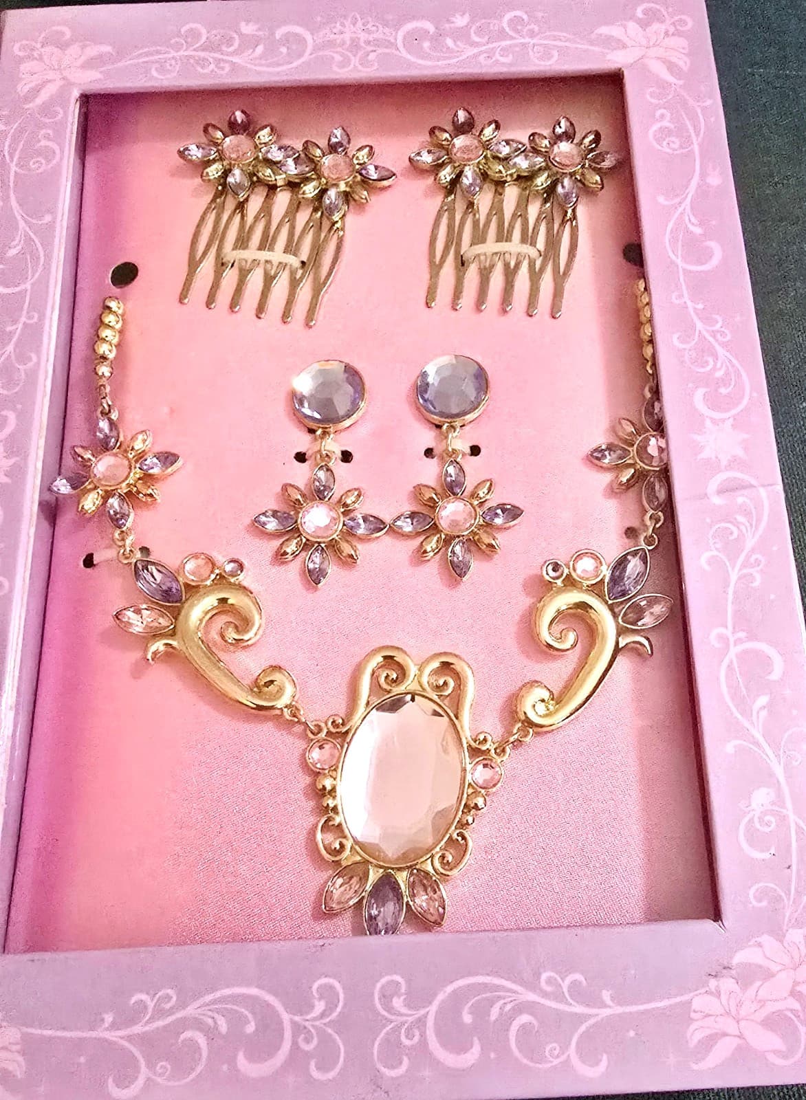 Disney Princess Costume Accessory Set Necklace Earrings Hair Combs Rapunzel 6