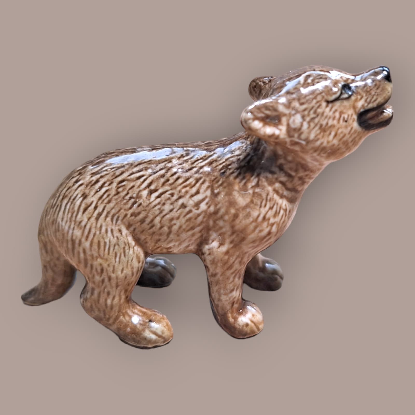 NORTHERN ROSE Gray Wolf Cub Howling Miniature Figurine New FREE SHIPPING R324