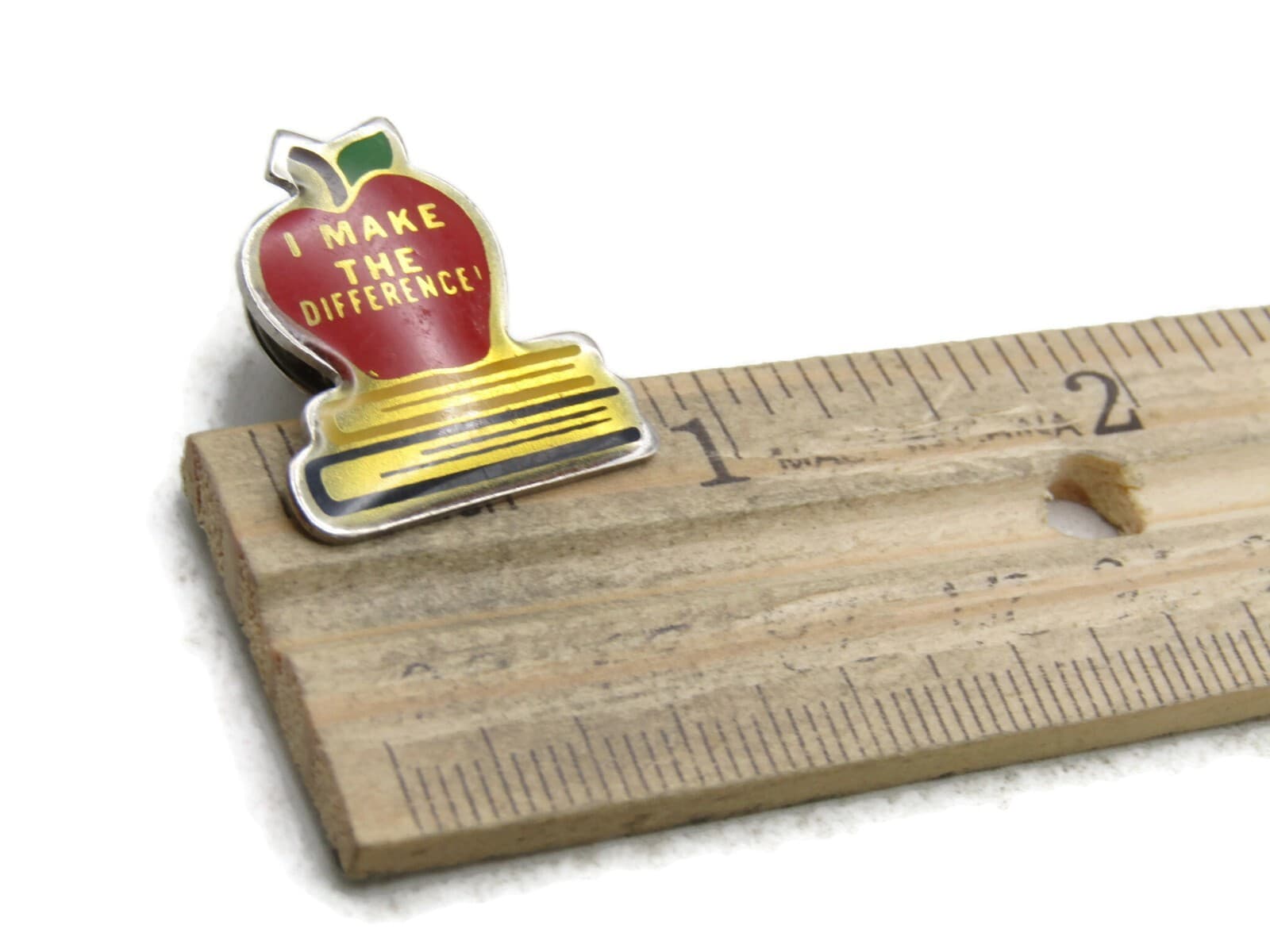 I Make The Difference Red Apple & Books Pin Gold Tone 4