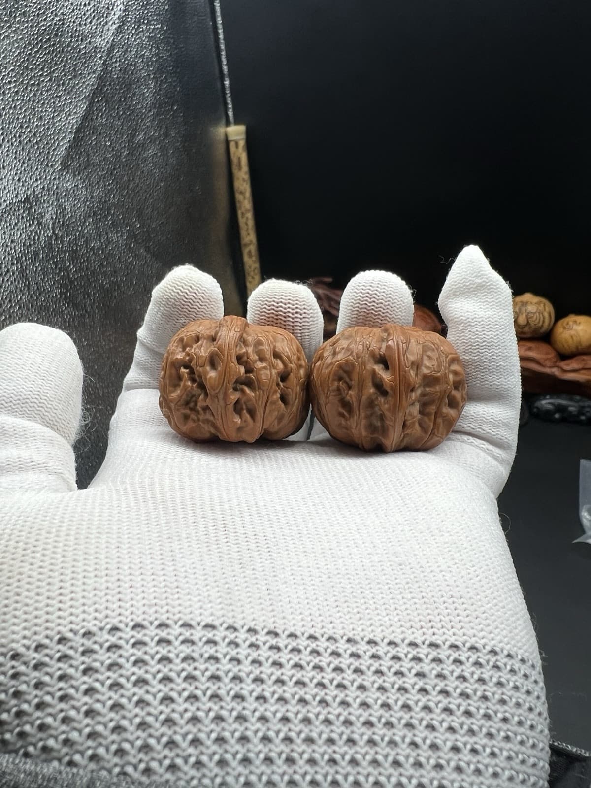 Pair of  Match Chinese Health Walnut 40×39×30mm精配文玩核桃～平谷元宝正奔三棱 6