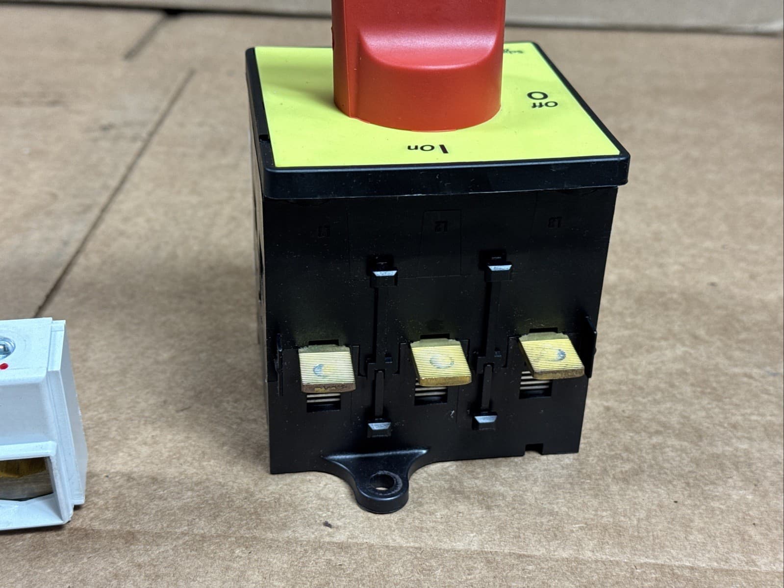 NEW SCHNEIDER ELECTRIC V5 Manual Disconnect Motor Controller 125A 690V FAST SHIP 6