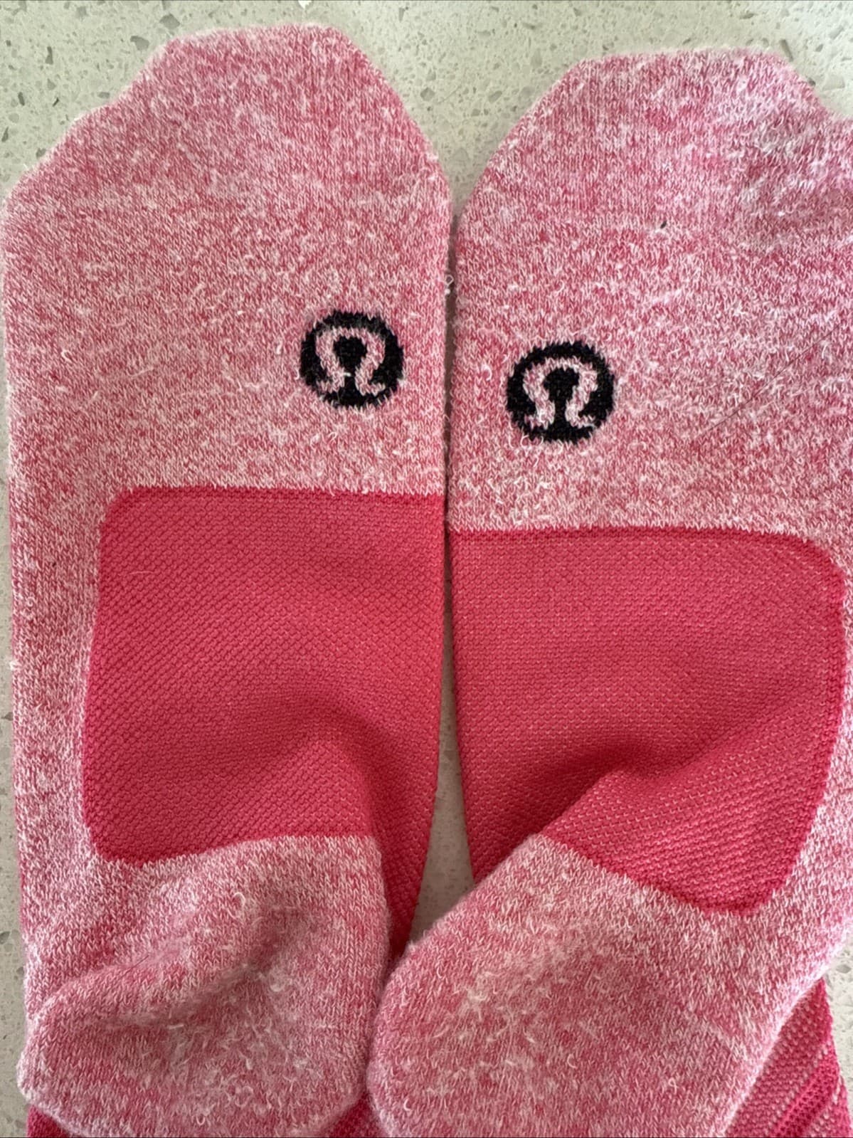 LULULEMON GYM TRAINING TOUGH SOCKS HIGH-DENSITY CUSHION KNEE HIGH Retail$38 Pink 2