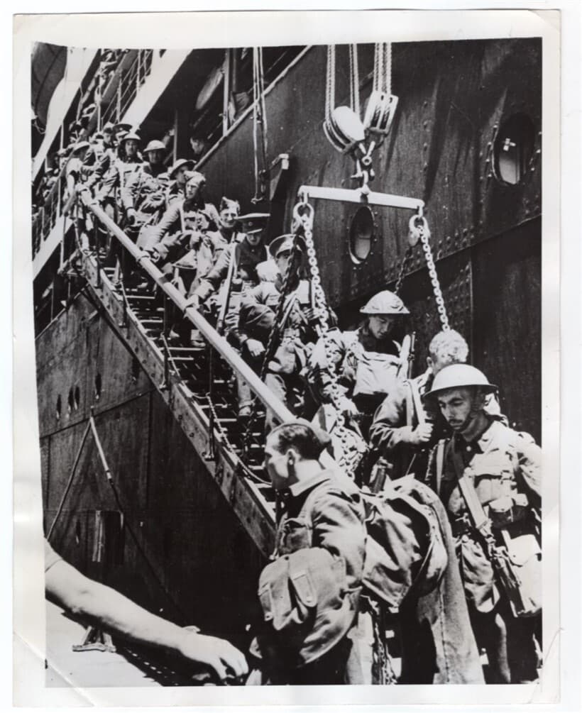 1941 British Troops Withdraw From Greece 7x9 Original News Photo