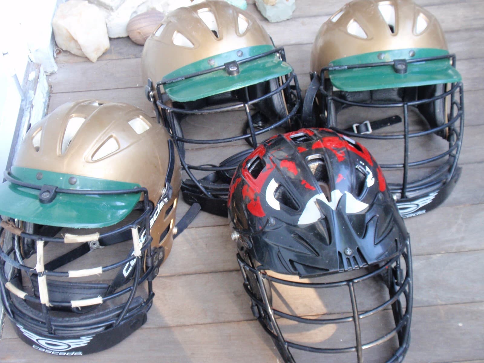 LOT OF 4 LACROSSE HELMETS CASCADE 3 MEDIUM SIZE 9 - 1 SIZE LARGE CLH2