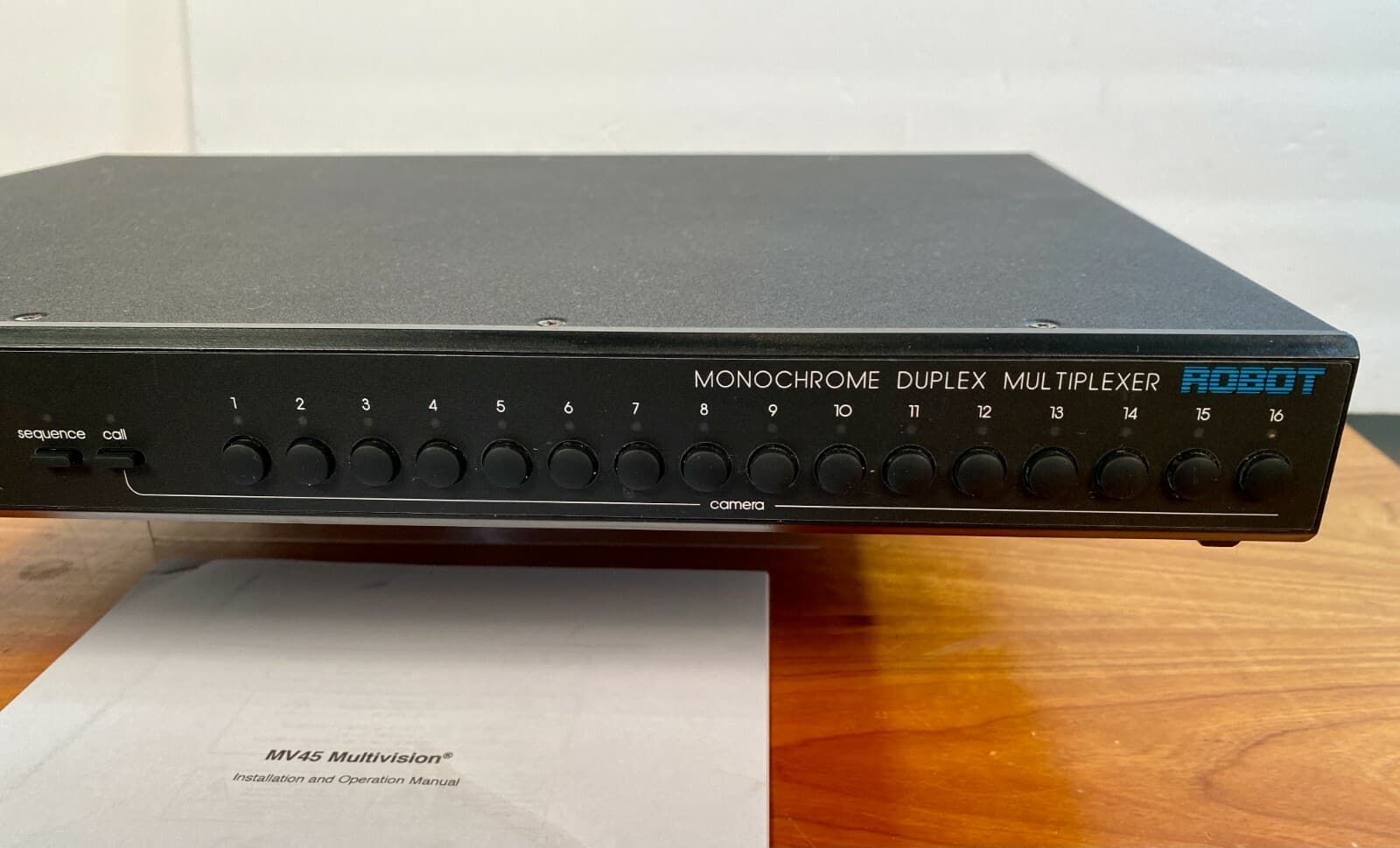 ROBOT Research Inc. MV45 Multivision Processor CCTV 4-Camera/Monitor Switch 4