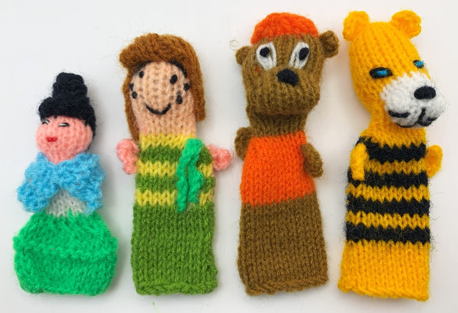 Cute Lot of 4 Fine Knitted FINGER PUPPETS Snowman Girl Puppy Dog Tiger Too Cute!