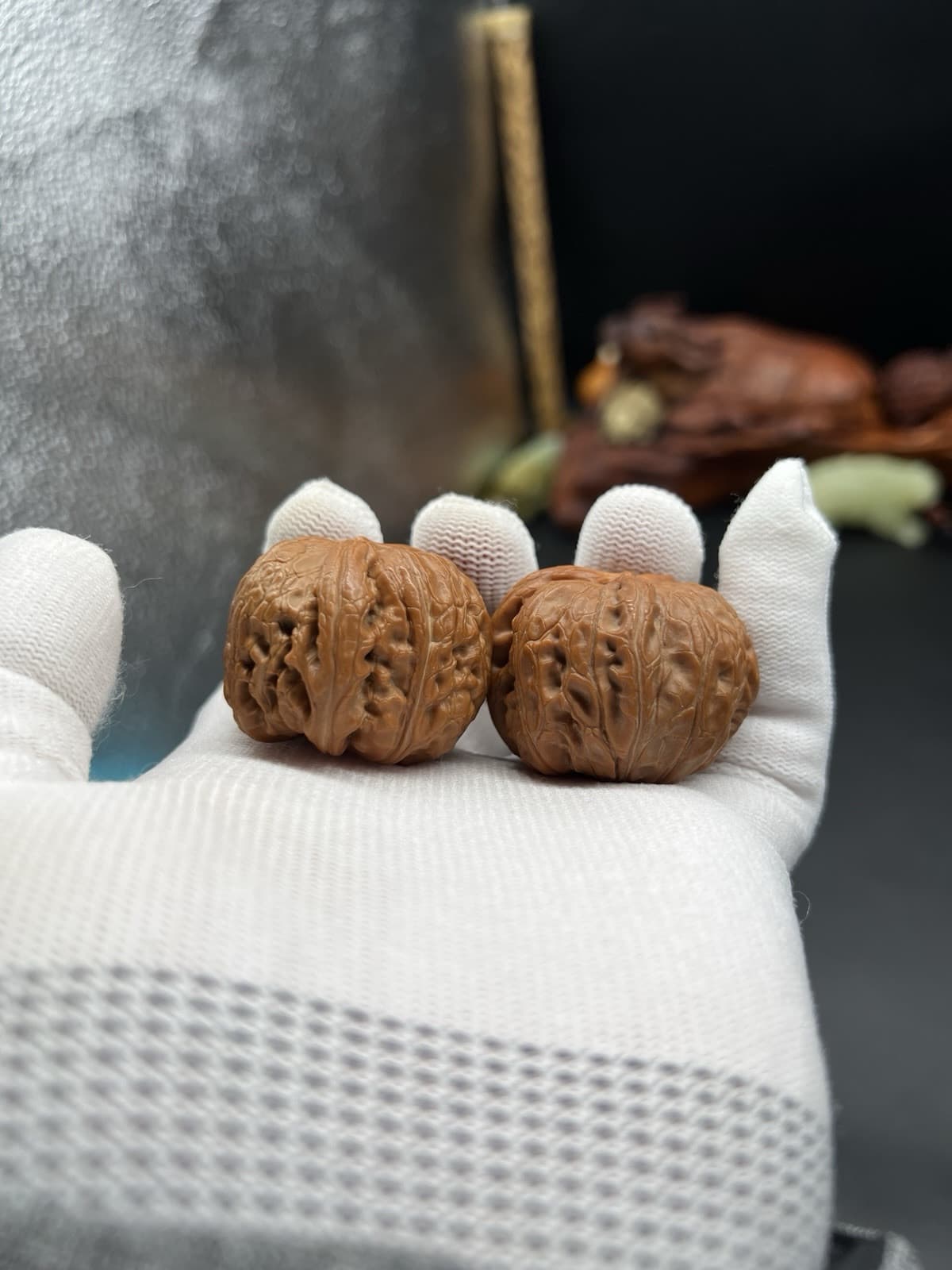 Pair of  Match Chinese Health Walnut 40×39×30mm精配文玩核桃～平谷元宝正奔三棱 4