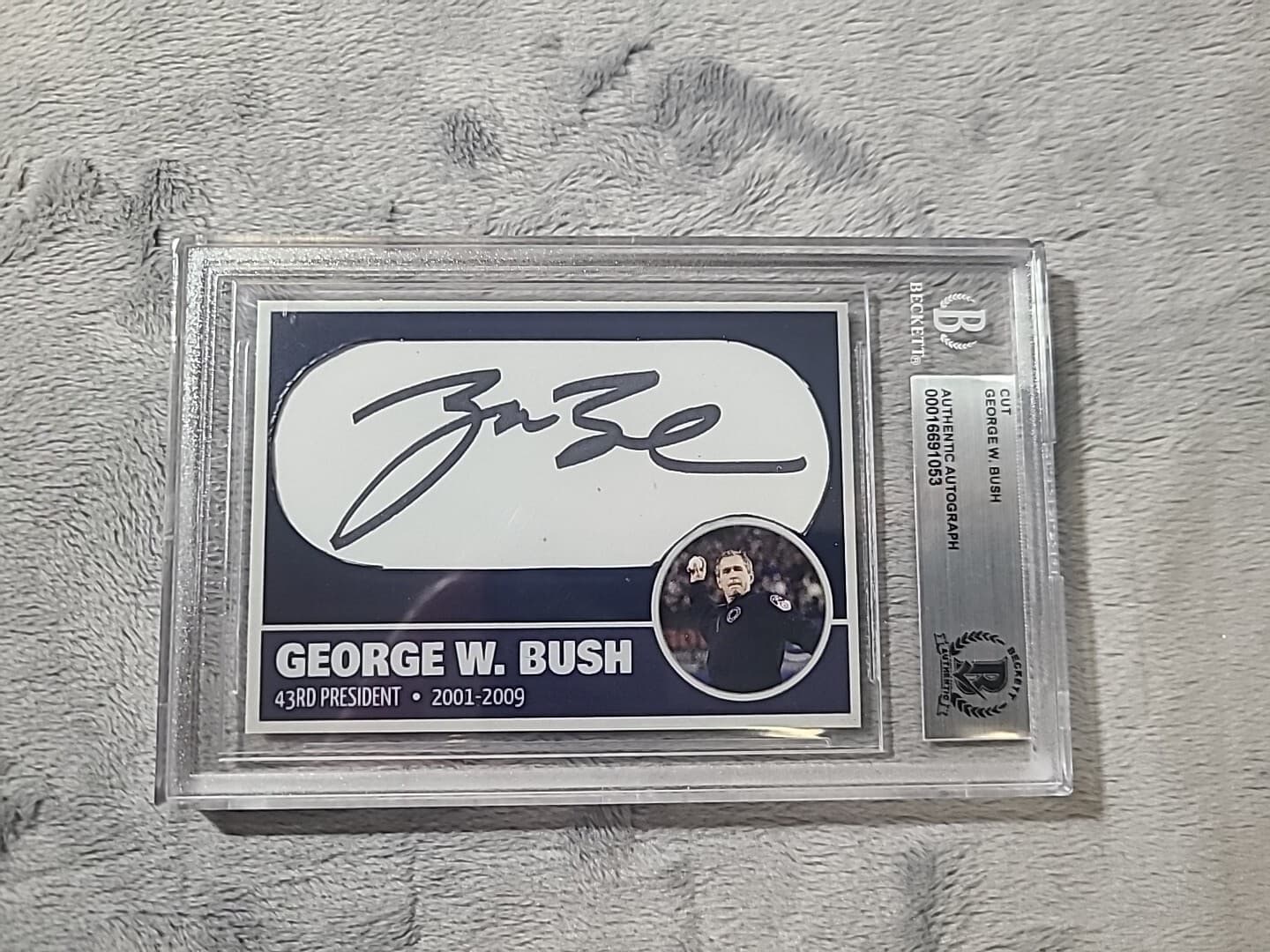 George W. Bush Signed Cut Card 1/1 Beckett Certified Rare!! #43 1st Pitch  2