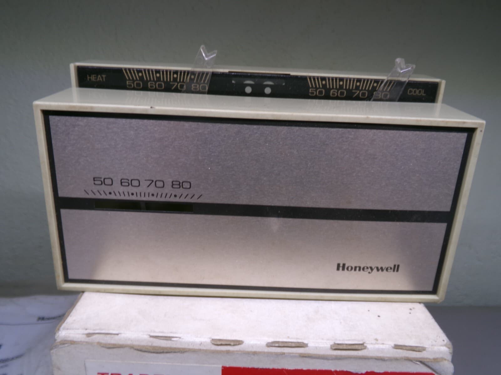 HONEYWELL T874B1019 MULTISTAGE THERMOSTAT NOS 4