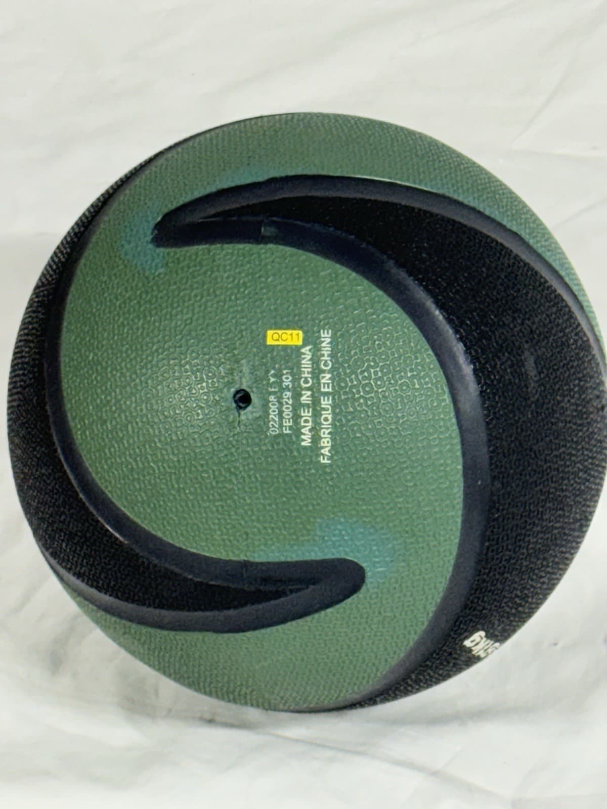 Nike Strength Training Medicine Ball 4 Lb | 1.81 kg Weighted Black and green 3