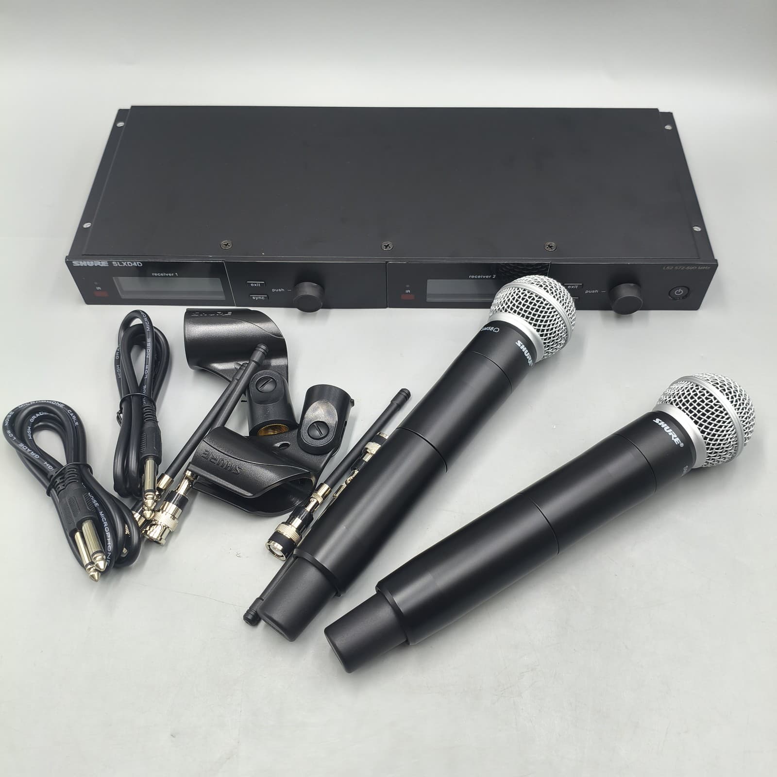 SLXD4D/SM58 Dual Handheld Wireless Microphone System New 3