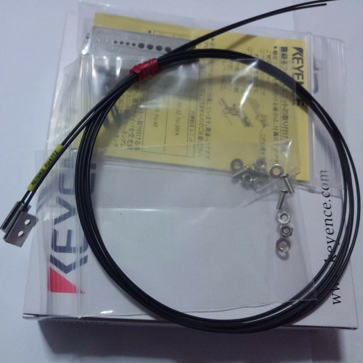 KEYENCE FU-57TZ Fiber Optic Sensor New 4