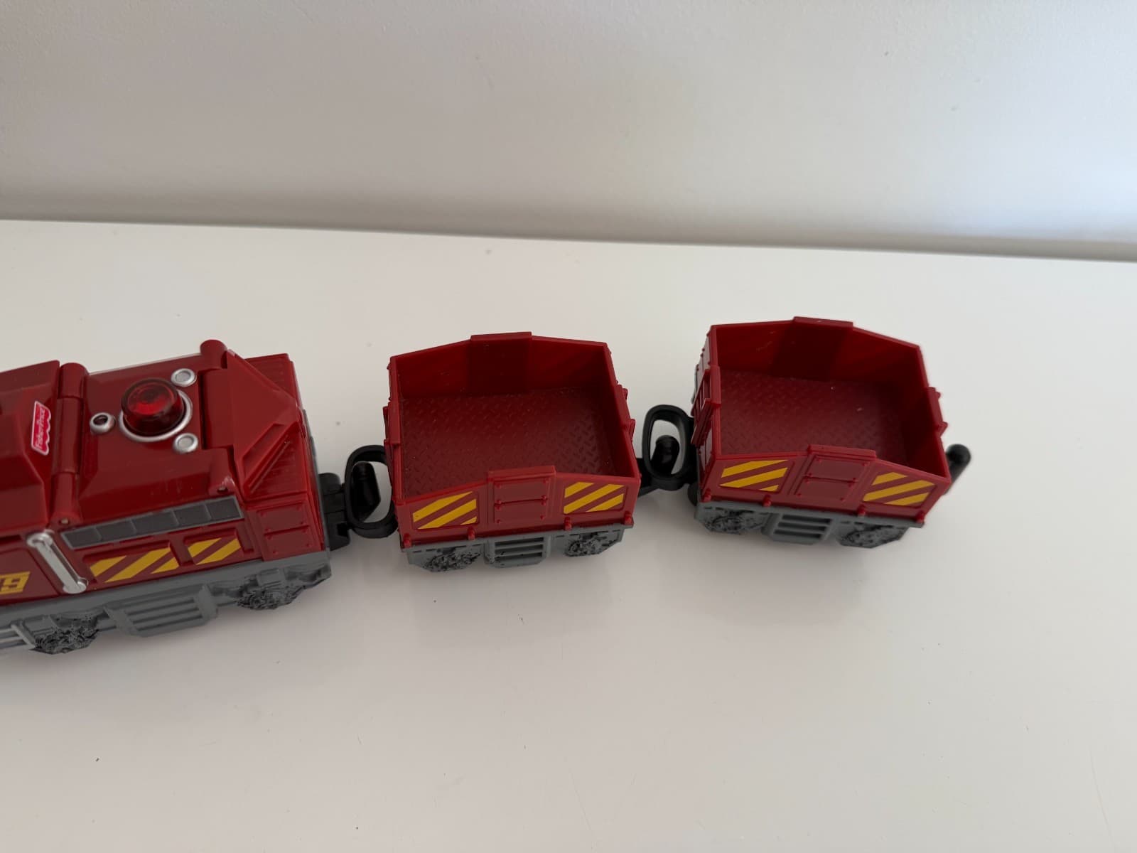 Fisher Price GeoTrax ~ Bull & Bruno! Toughest Team #99 Engine cars & figure 5