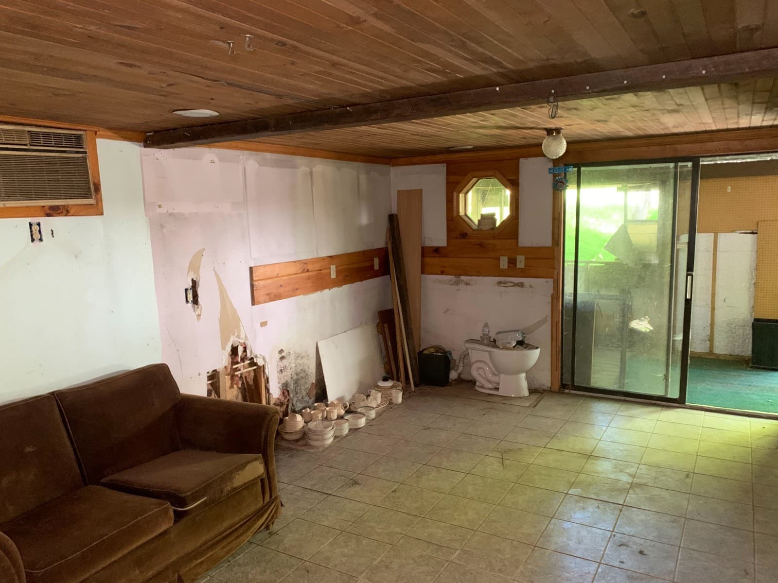 ($152K Value) 3bd/1ba Fixer Upper on 1 Acre of Land w/ Pool & Garage 6