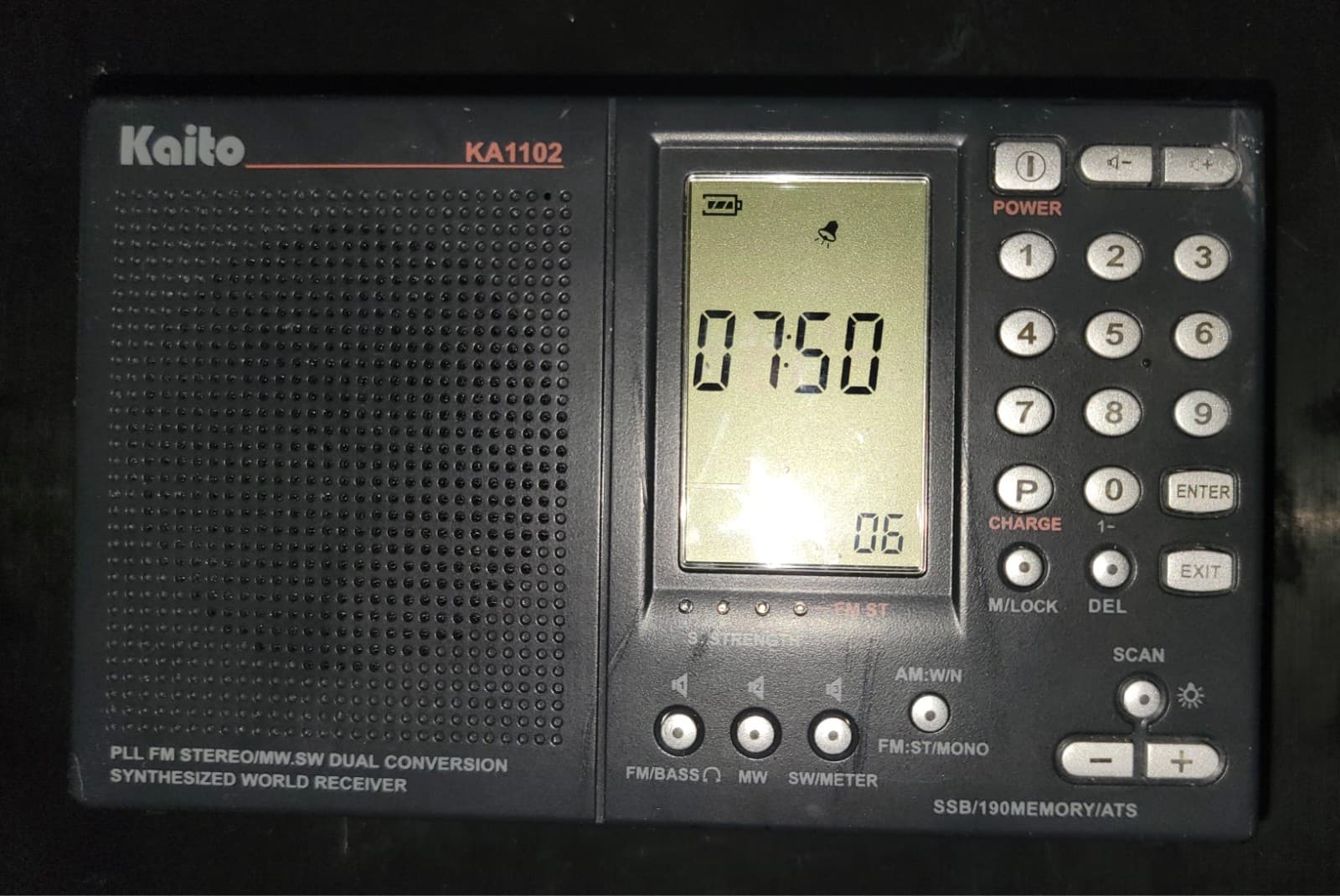 Kaito KA1102 AM/FM/SW Stereo Shortwave RADIO PLL Synthesized SWP Works great!