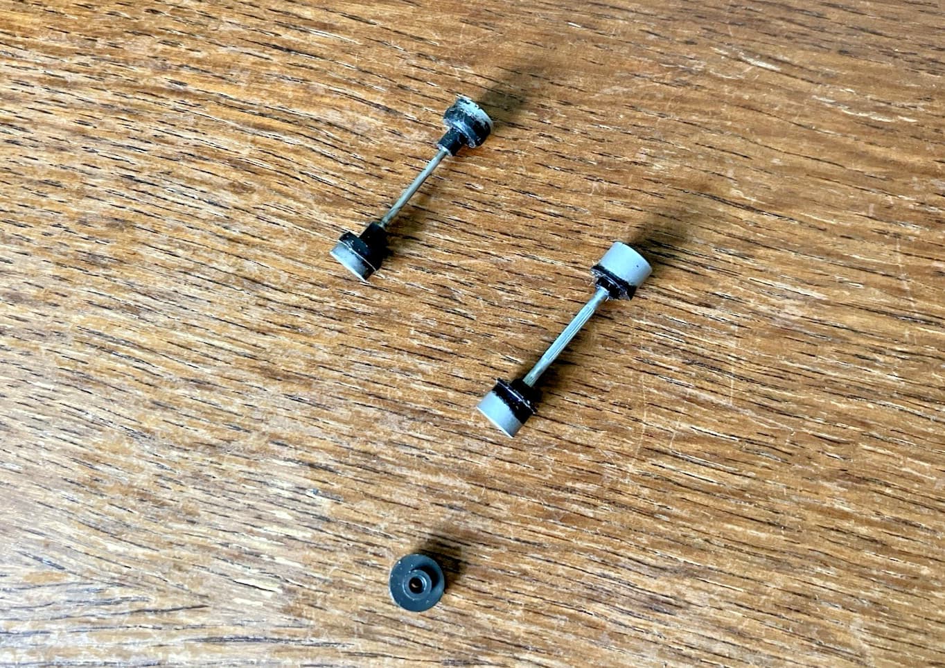 Aurora AFX Magnatraction Axles w/Five Spoke Wheels & Crown Gear in VGC 5