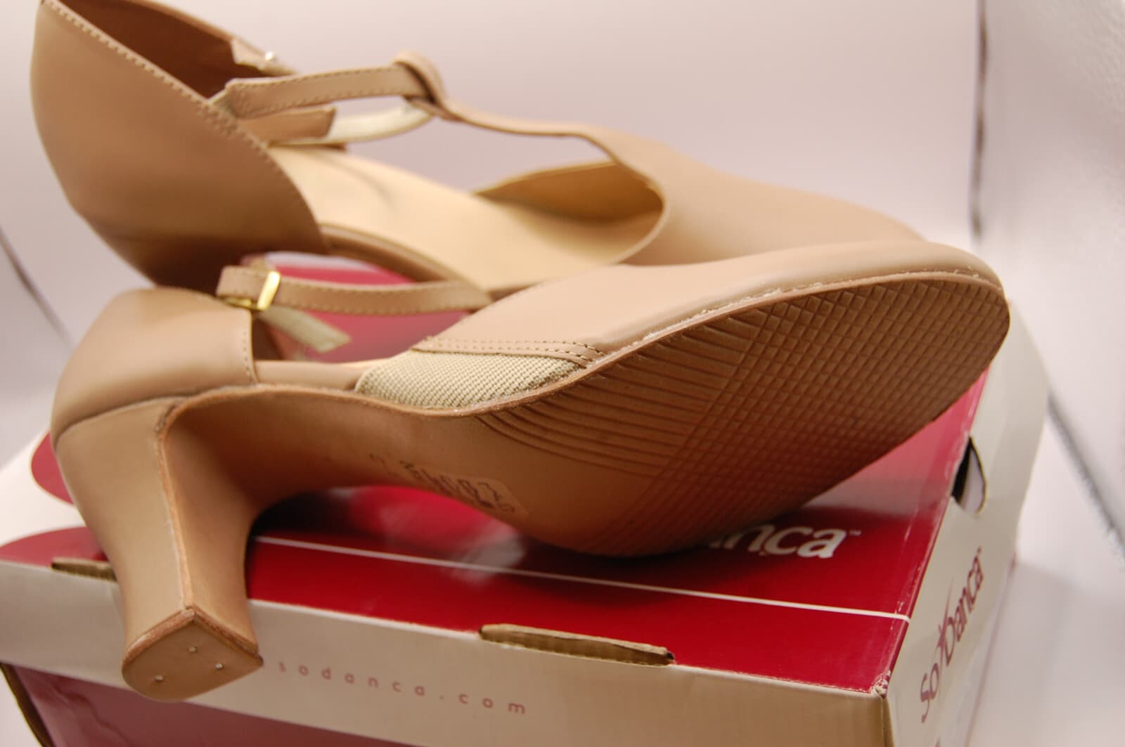 NIB So Danca Clarice CH56 2.5" Heel T-Strap Character Shoe Leather Sole 9.5 L M 4