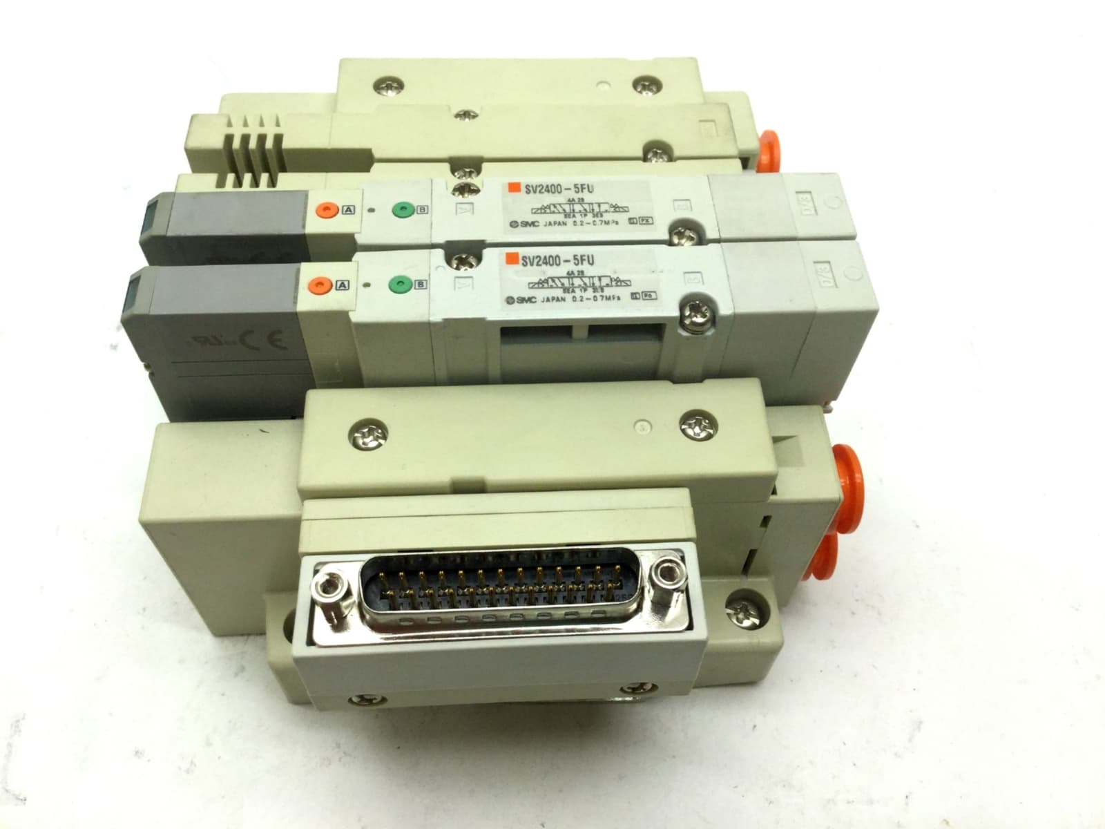 SMC Manifold With 2x SV2400-5FU Solenoid Valves, Coil Voltage: 24VDC, 0.2-0.7MPa 2