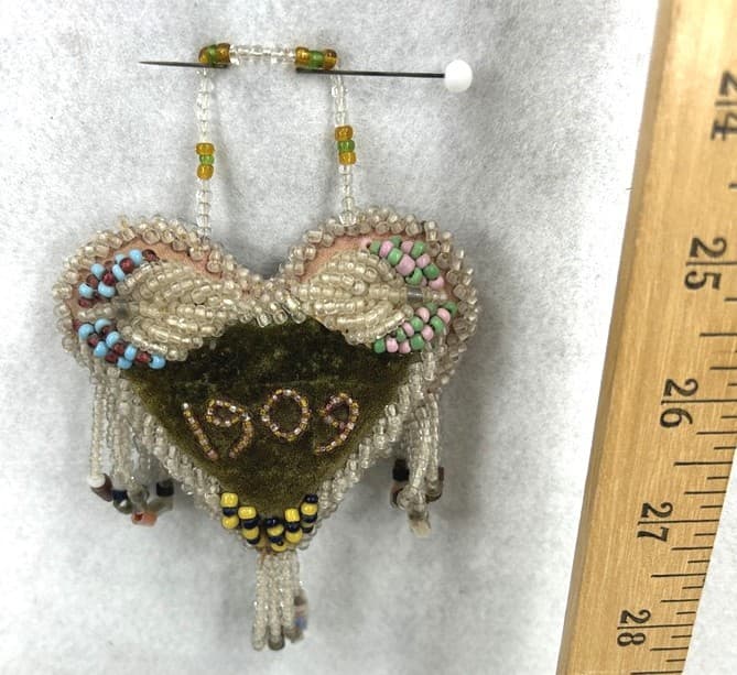 antique sewing pincushion beaded Mohawk native American pin cushion 1909 3