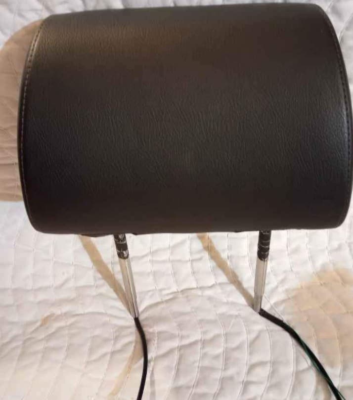 7" Pyle PLD72BK LCD DVD PLAYER Black Leather Car SUV Adjustable Headrest Remote 3