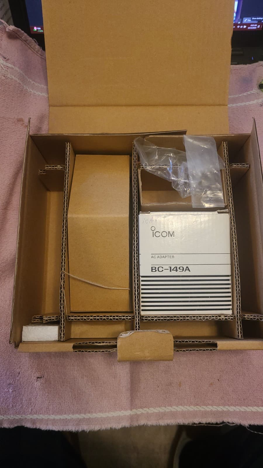 ICOM IC-R20 Handheld Communications Receiver with software 3