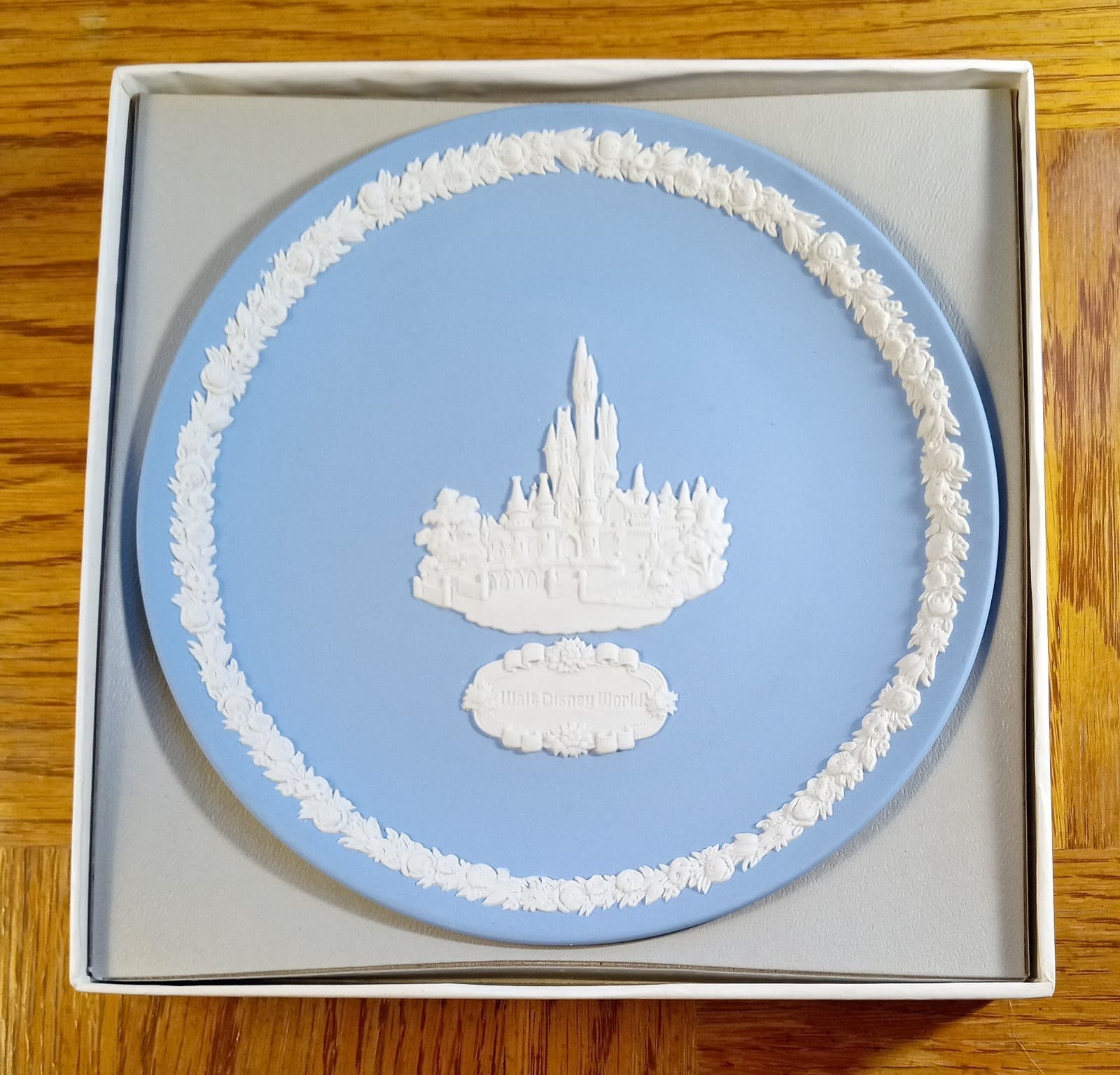 Vintage WEDGWOOD CINDERELLA CASTLE PLATE 1976 with Box Walt Disney Limited RARE 2