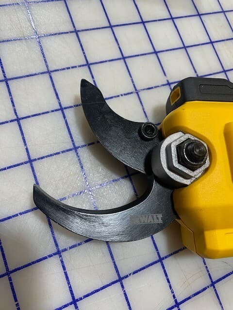 DeWalt Blade Set Upper & Lower with Cover Tool Not included Fits DCPR320 Pruner 3