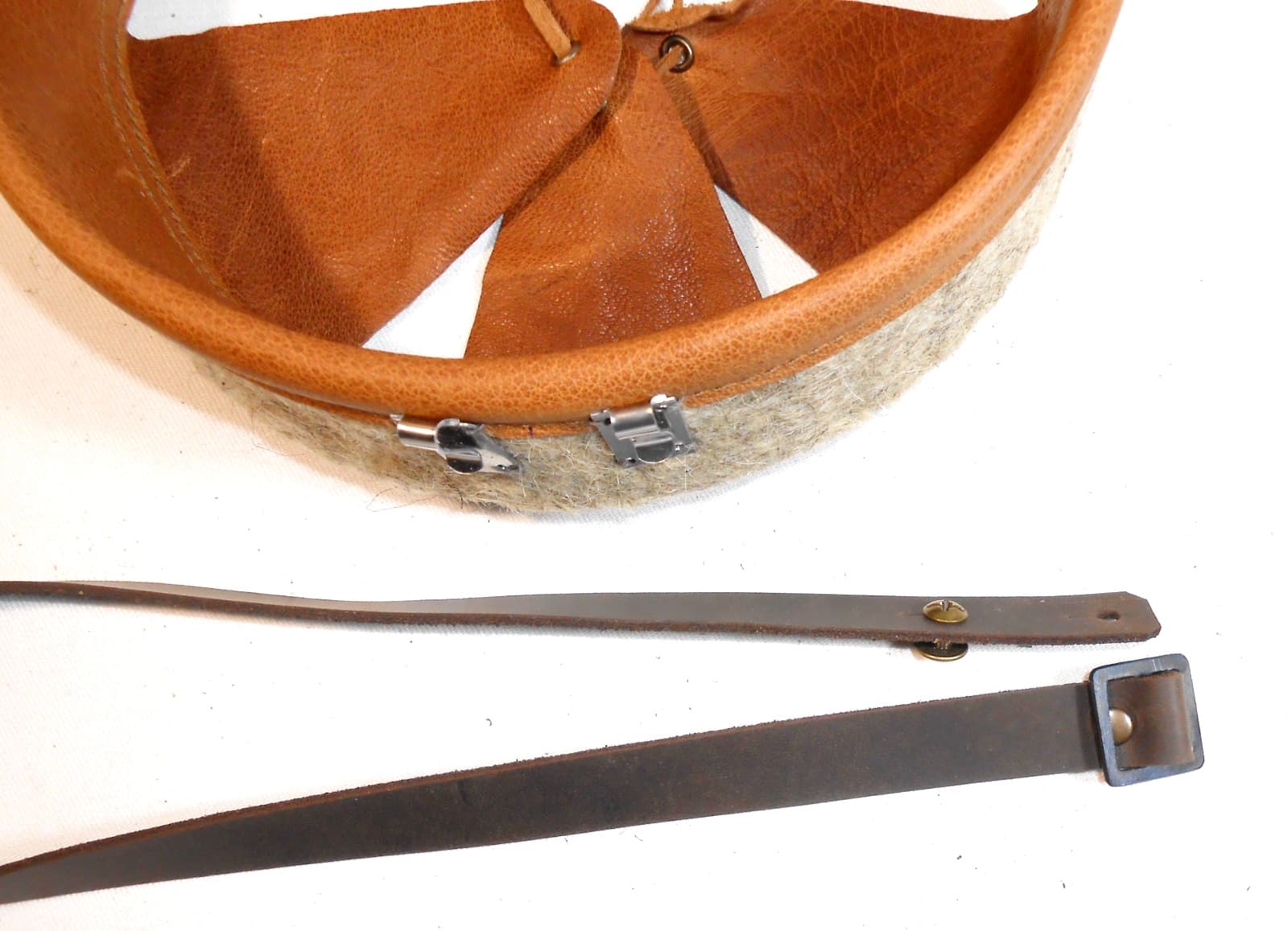 Liner helmet Adrian 1926 genuine aged leather, chinstrap, WW2. size 56 cm 3